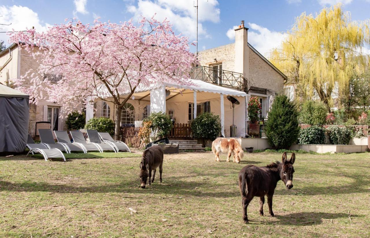 Bed and Breakfast L'Ame Des Hospitaliers Courteuil Exterior foto