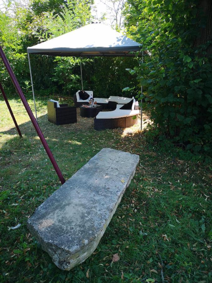 Bed and Breakfast L'Ame Des Hospitaliers Courteuil Exterior foto